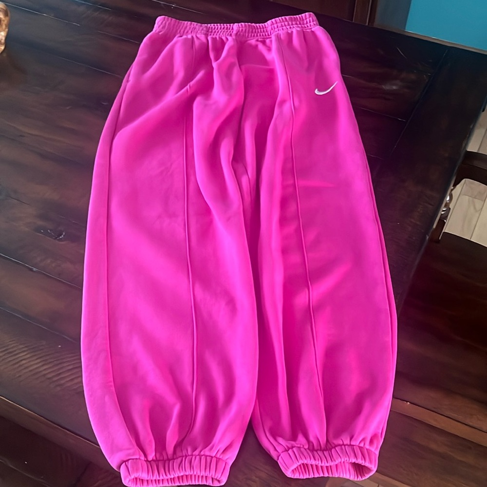 Nike - womens like brand new sweatpants - size small - pink